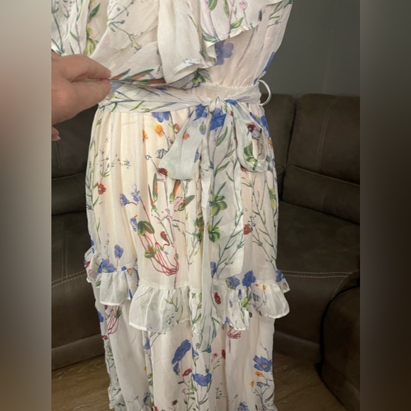 🪻SWEET🌸Never Worn Vici Dena Floral Ruffled Tiered Maxi Dress Sz M Medium - Picture 10 of 15